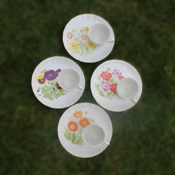 1950s MCM Vintage Flower Coffee Tea Mug Matching Plate Complete Set of 4 - Picture 5 of 16